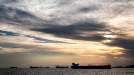 US-Iran War Stalemate Threatens to Plunge Millions into Poverty as Diplomacy Fails